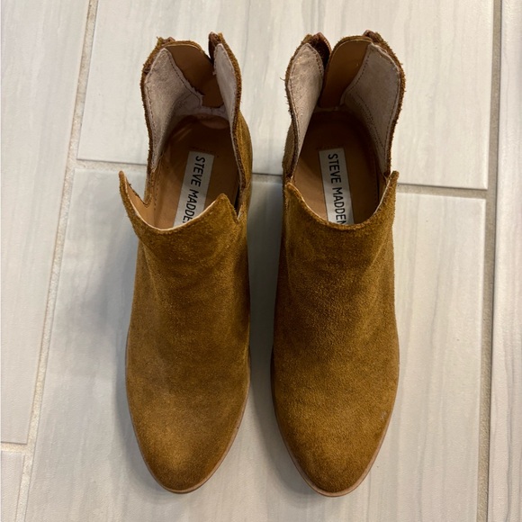 Steve Madden suede bootie - Picture 3 of 5